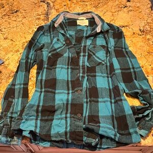 XL blue/black button down